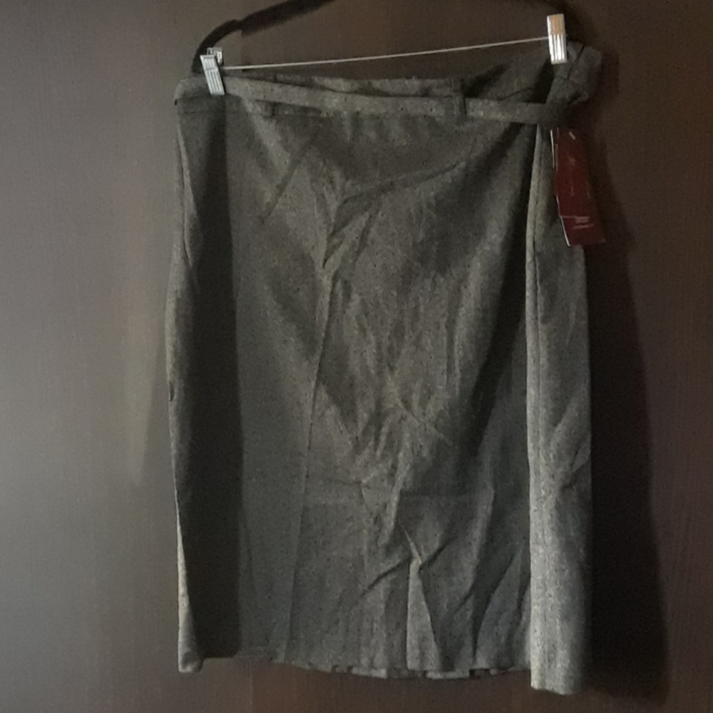 Size 18 Professional bodycon skirt with belt